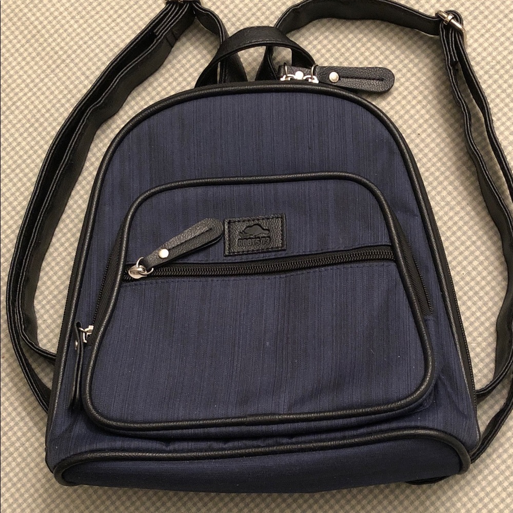 Roots 73 Mini Backpack Navy/Black Trim Adjustable Mint Pockets Comfortable #626
